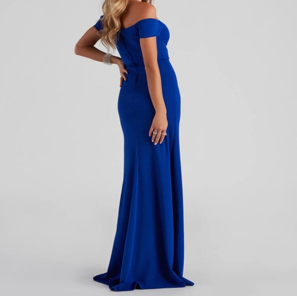 Windsor Bright Red Off Shoulder Dress - Picture 16 of 16